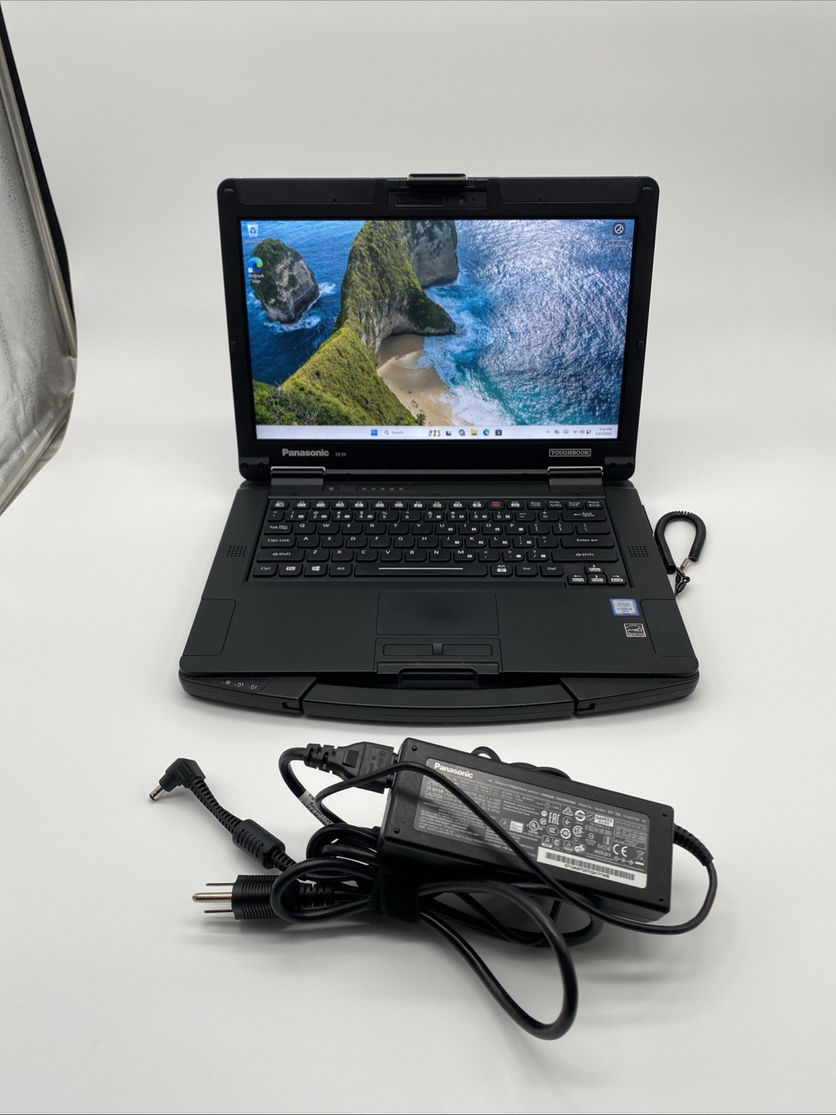 Panasonic Toughbook FZ-55 i5-8365U 32GB 512GB 14″ Touchscreen Excellent w/ PS