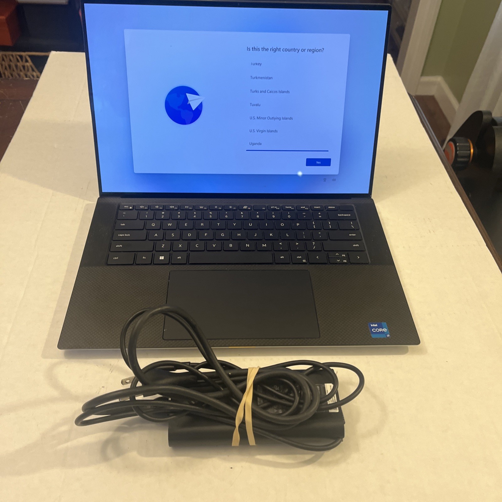 Dell XPS 15 9510 16″ Core i7-11800H 2.3GHz 8GB RAM 512GB SSD RTX3050