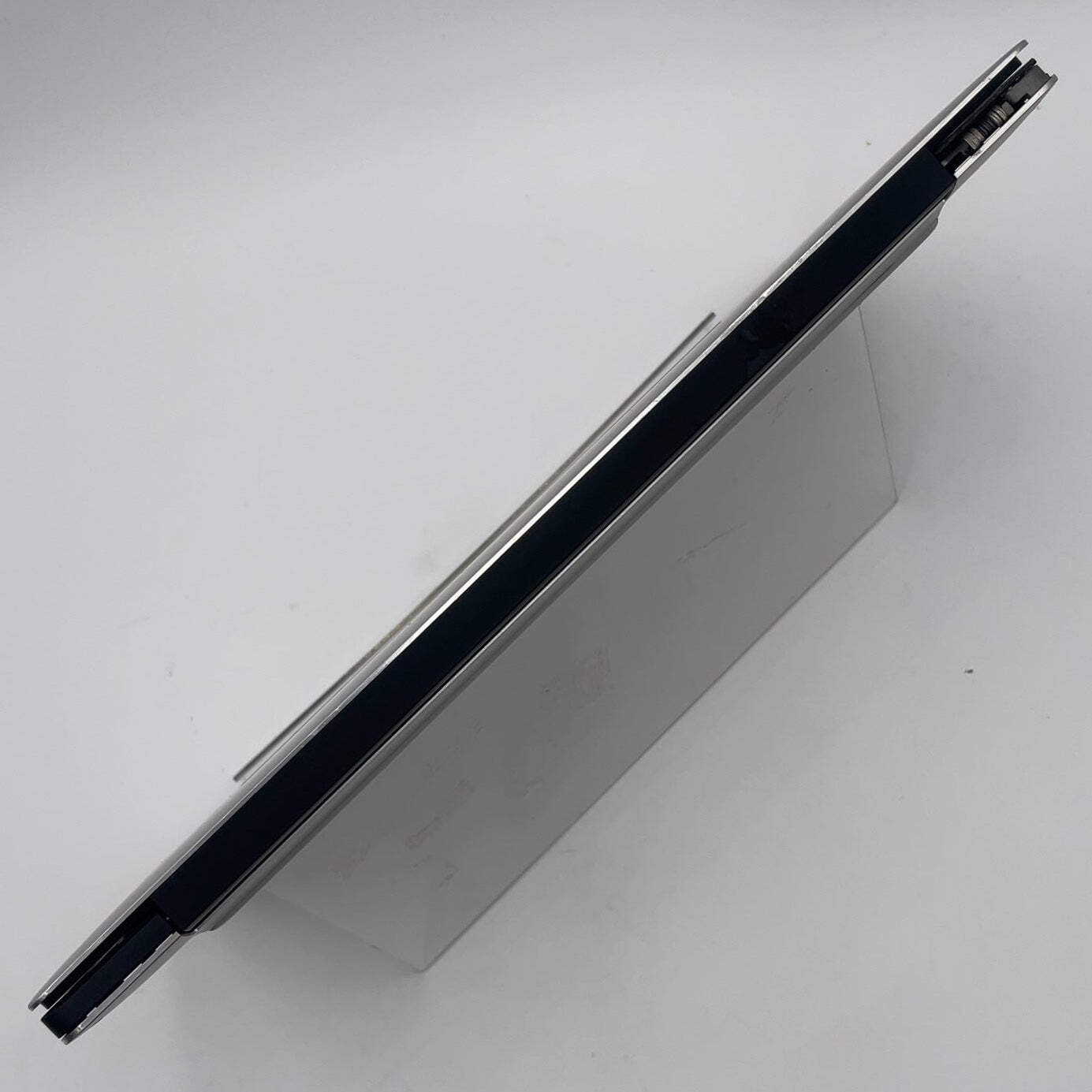 Dell XPS 7390 13.2″ i5-10210U 1.6GHz 8GB RAM 1TB SSD