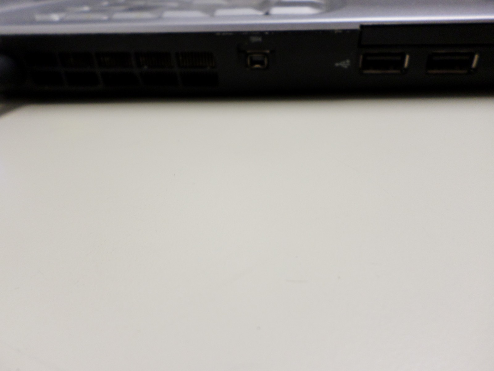 Retro Dell Inspiron 1420 Intel Core 2 Duo 1.8GHz 2GB RAM 160GB HD Windows Vista