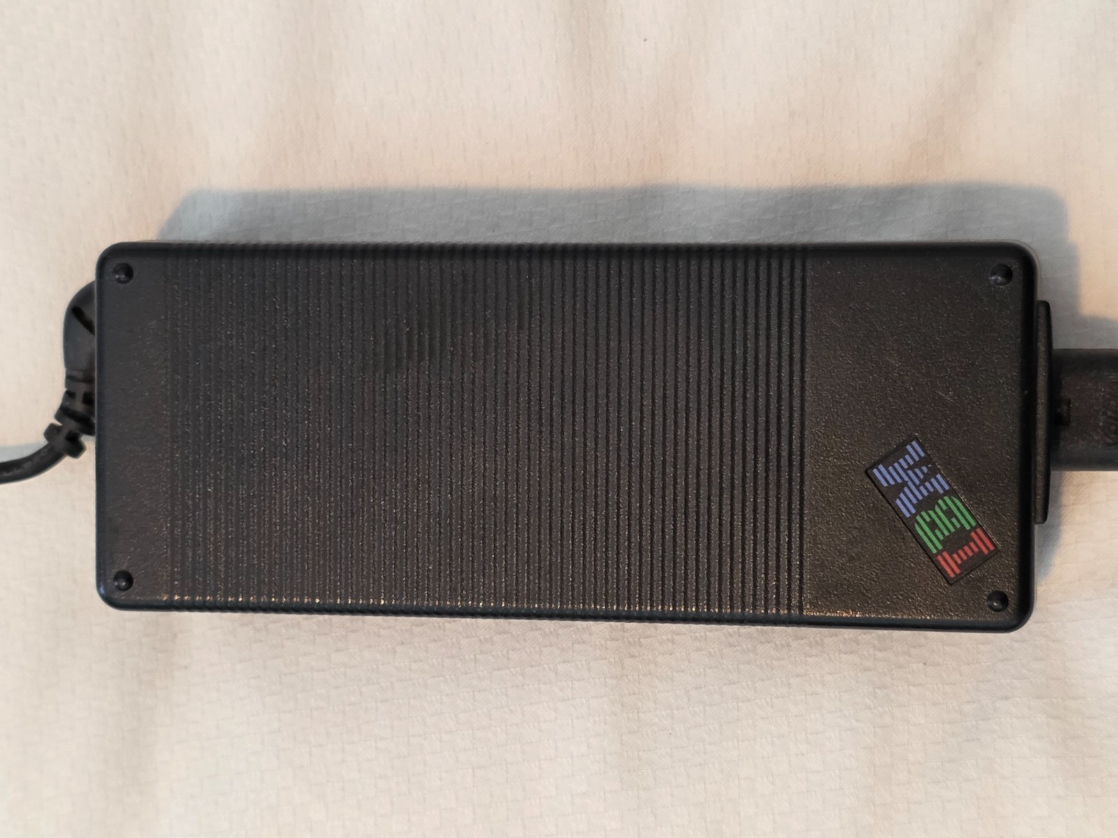 Vintage IBM ThinkPad R40 Windows XP Pro Factory Restore Pentium M Working