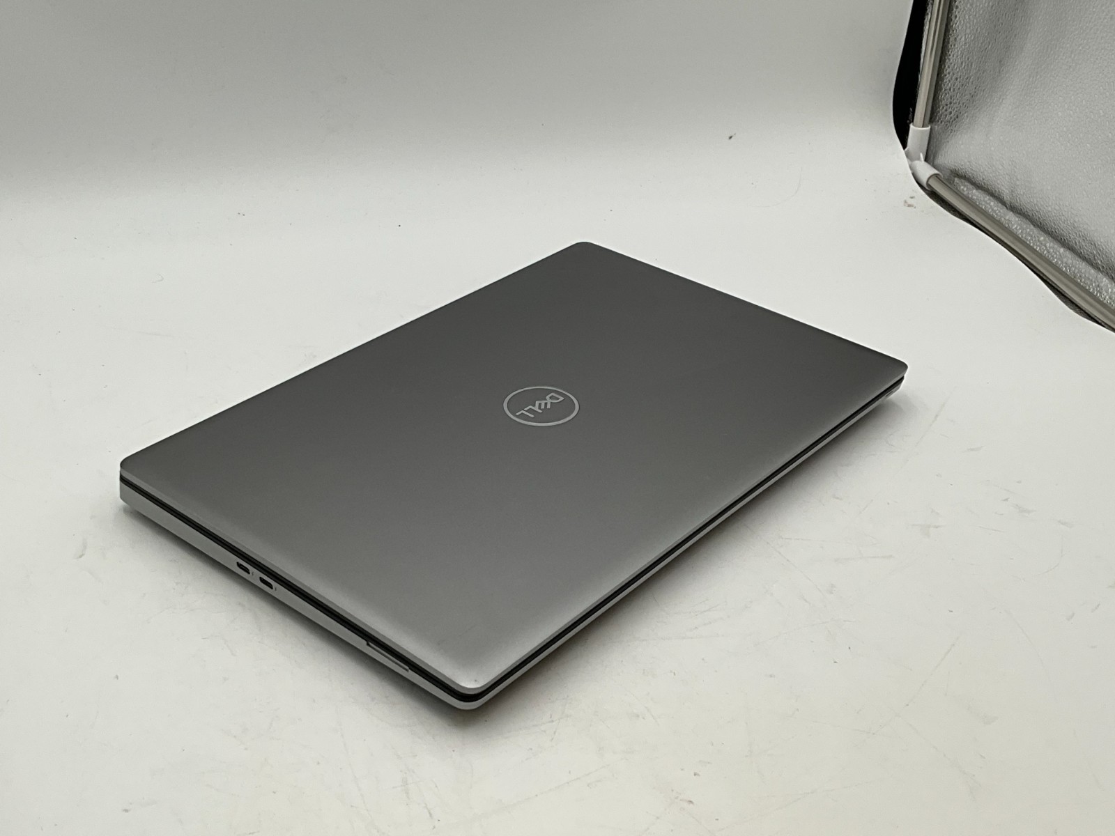 DELL Precision 7560 i7-11850H 2.50g 32GB 1tb T1200 15.6″ WIN11 Laptop HHPG2J3