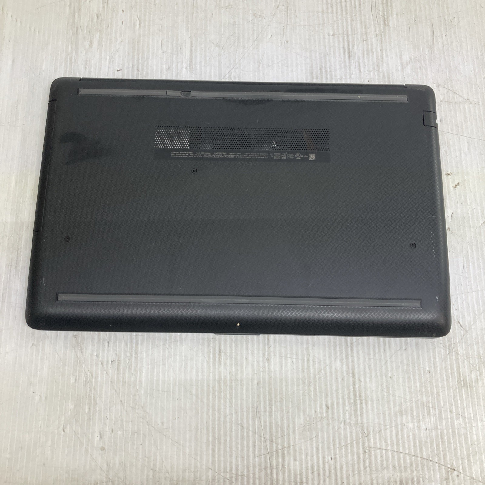 HP Laptop 15-db0xxx AMD A6-9225 Radeon R4 2.60 GHz no Ram no HDD Boot to BIOS