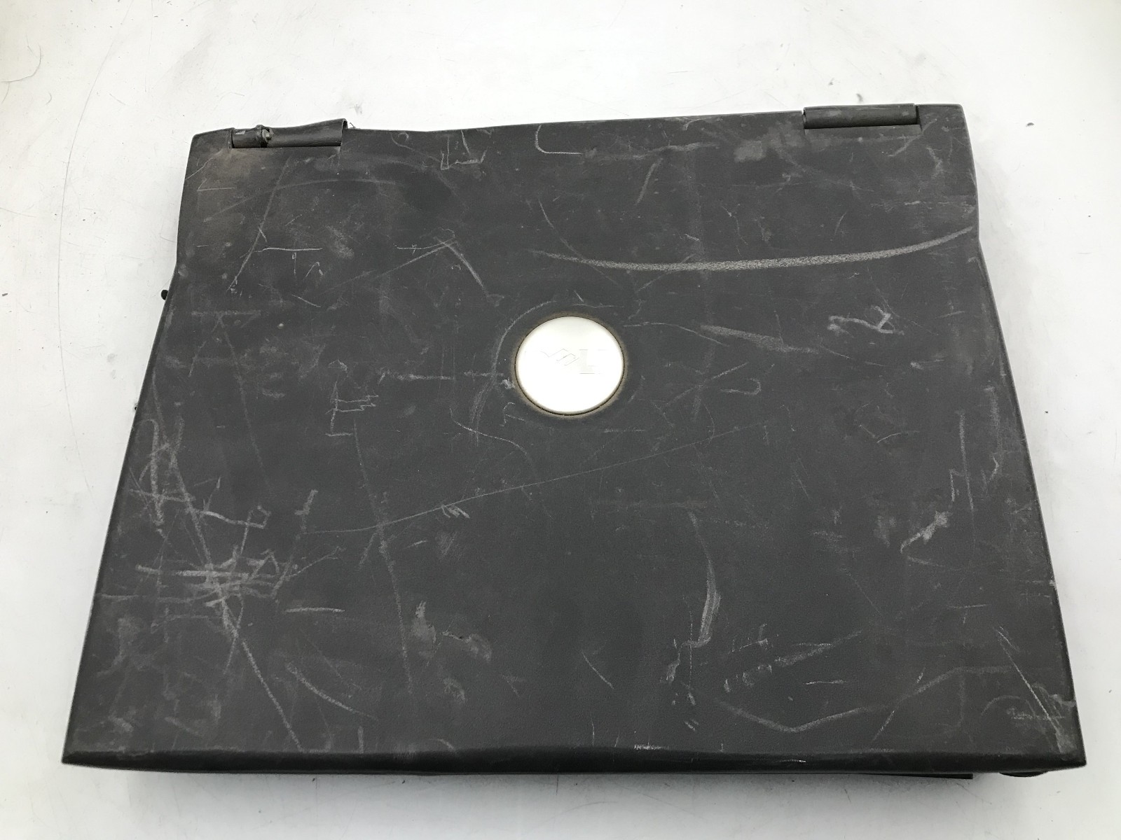 DELL LATITUDE C510 – FOR PARTS/DAMAGED – INTEL PENTIUM III – 256MB RAM -READ- BB