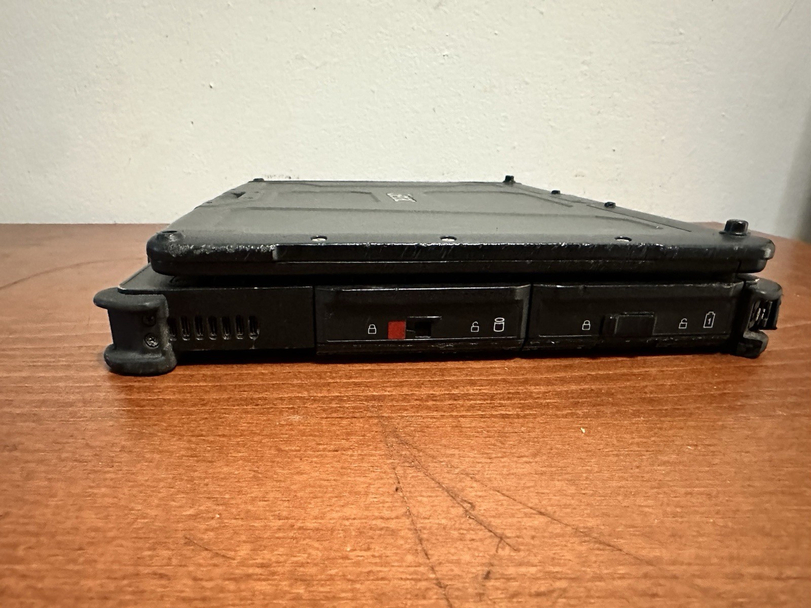Getac V110G2 Rugged Laptop i5-5300U 8GB NO HDD / NO CHARGER MISSING PARTS AS IS
