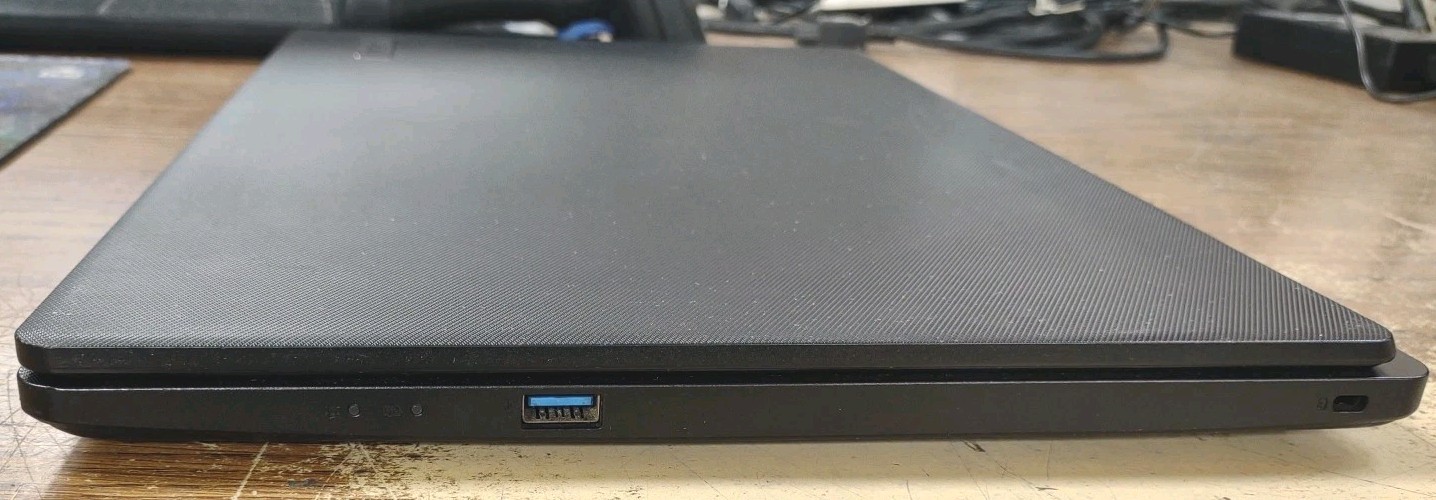 Acer TravelMate P215-53 N19Q8 W/ I7-1165G7, 16GB, 1TB.