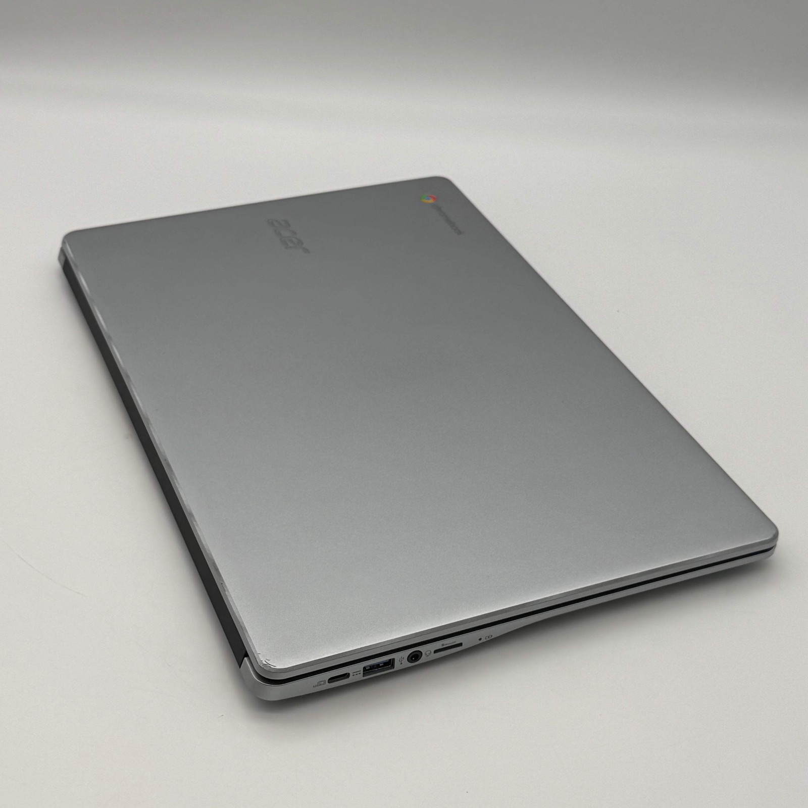 Acer Chromebook 315 15.6-inch Intel Celeron 4GB RAM 64GB Silver, Charger & Wired