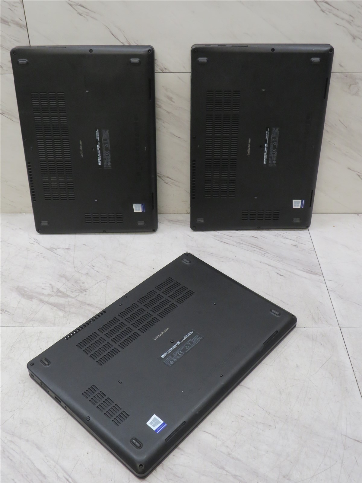 Lot of 3 Dell Latitude 5480 Intel i5-6300U @2.40GHz 8GB RAM 14″ Laptop w/ AC