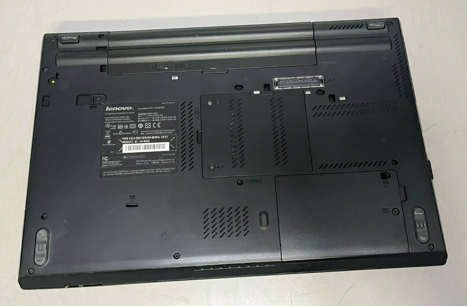 Lenovo ThinkPad T510 15.6″ i5-M560 2.66GHz 4GB/320GB Webcam Laptop [NO OS] + AC
