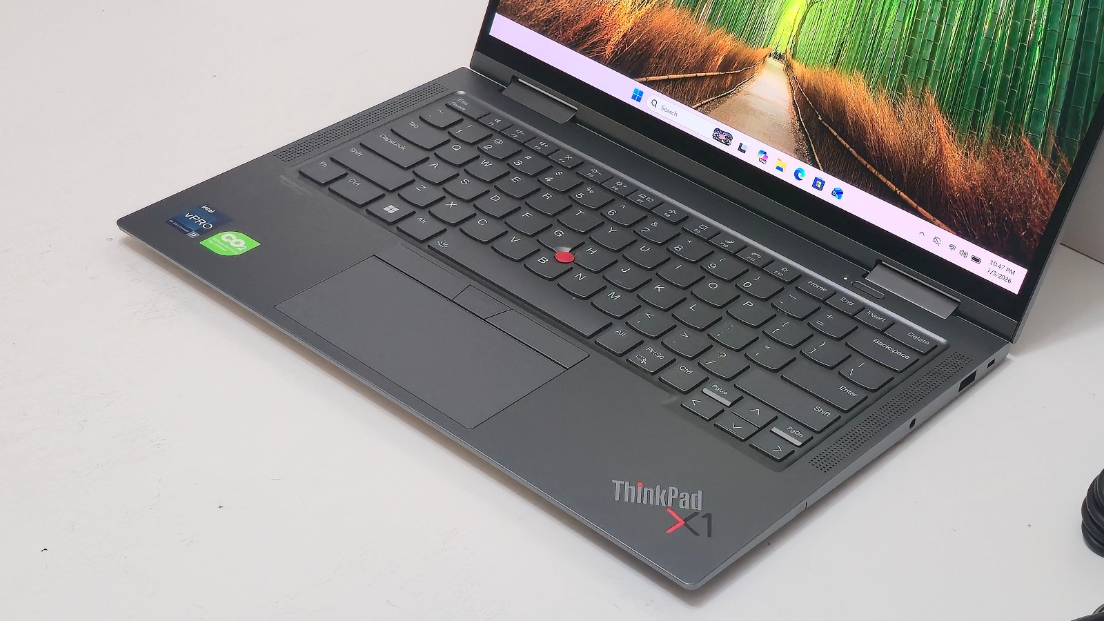 Lenovo ThinkPad X1 Yoga Gen 7 (i7-1270P7 CPU, 32 GB RAM 1 TB SSD) 14″ 4K Touch