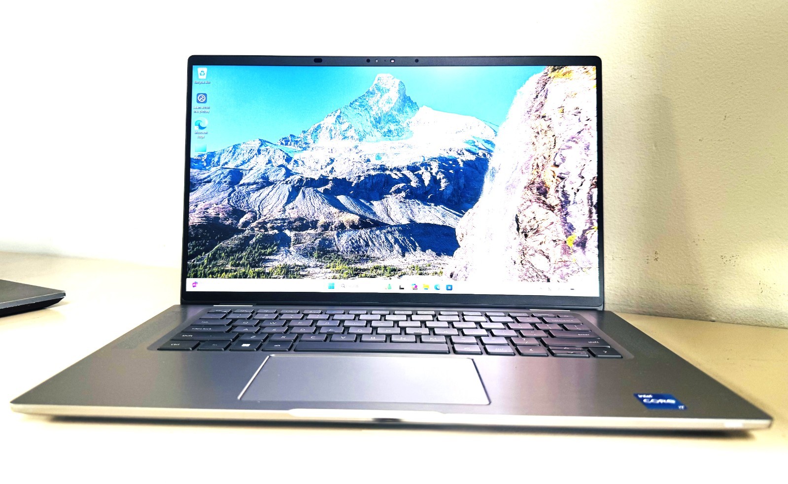 DELL LATITUDE 9520 2-in-1 i7-1185G7 16GB RAM 512GB SSD WIN 11 HOME