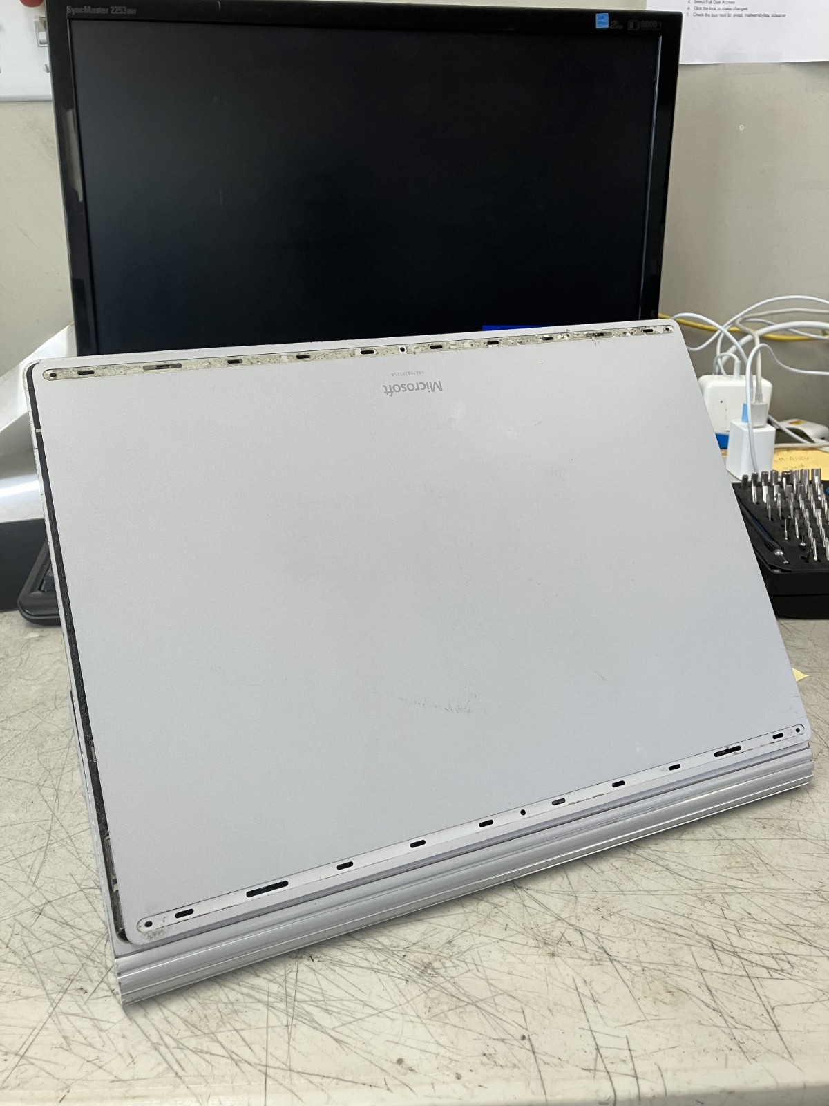 Microsoft Surface Book 2 13″ FOR PARTS AS-IS