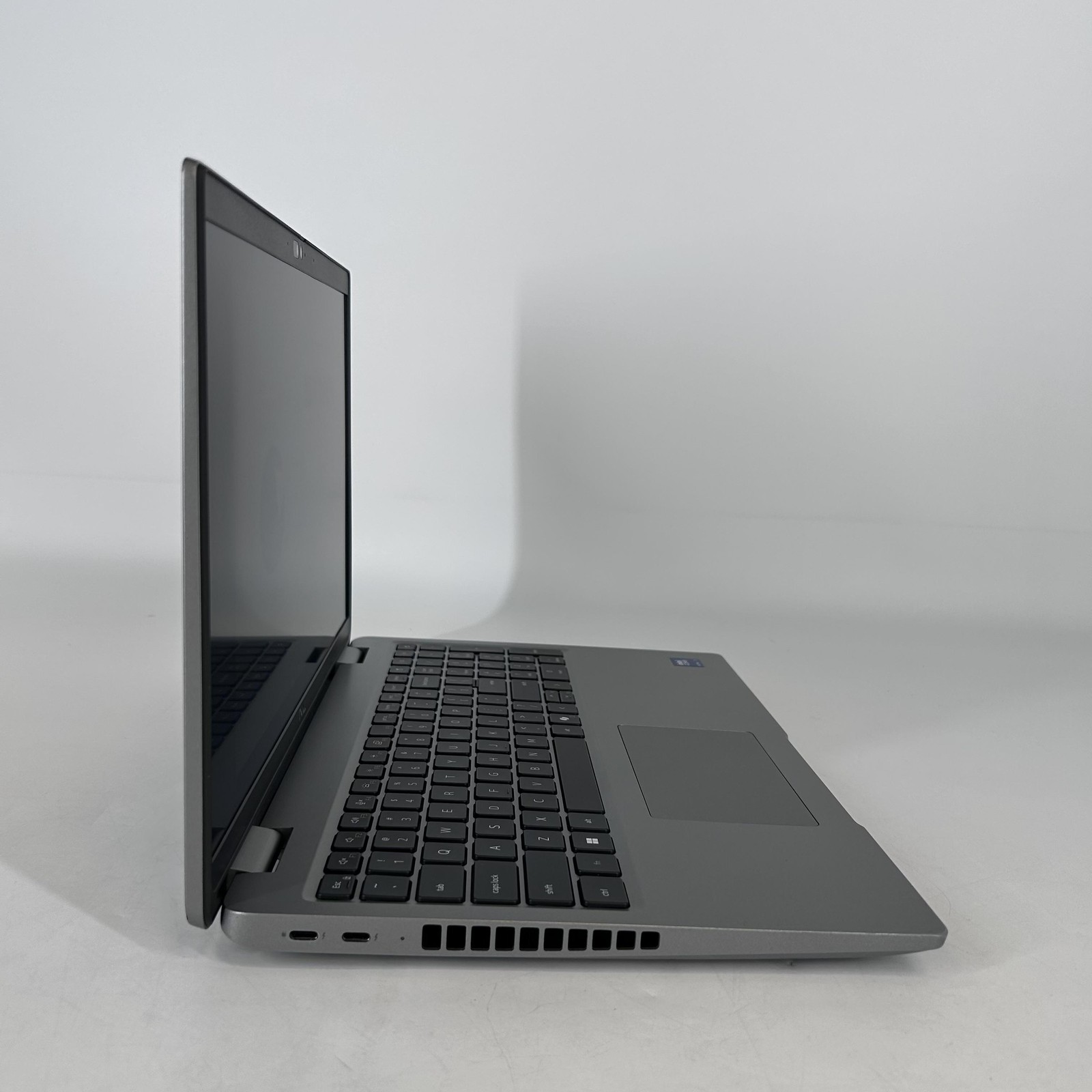 Dell Precision 3590 15 FHD 1.4 GHz Ultra 7 155H 32GB 1TB SSD NVIDIA RTX 500 Ada