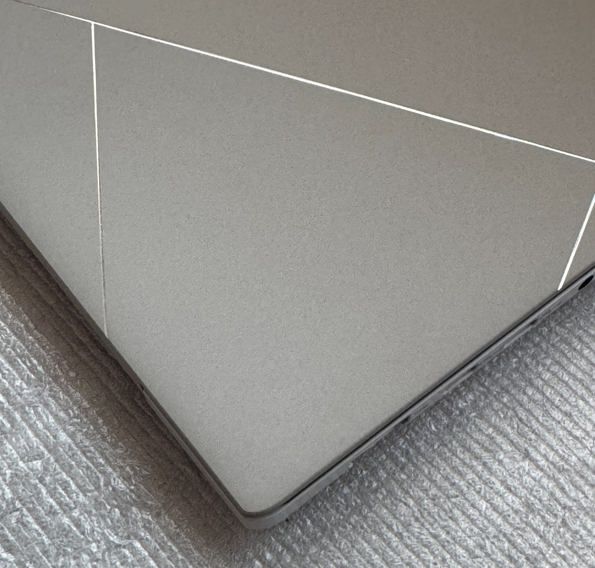 ASUS Zenbook S 16 16″ 3K OLED Touch Laptop Ryzen AI 9 365 24GB RAM 1TB SSD