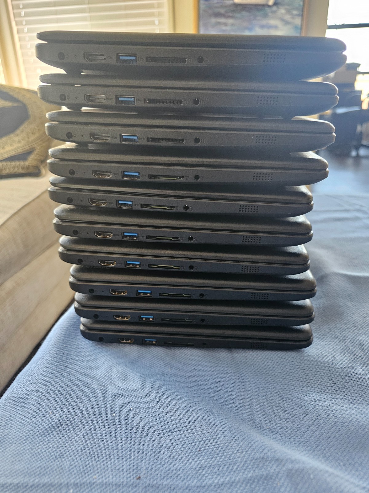 Lot of 10 Lenovo N23 11.6″ 80YS Chromebook – NO SCREEN – FOR PARTS / REPAIR ONLY