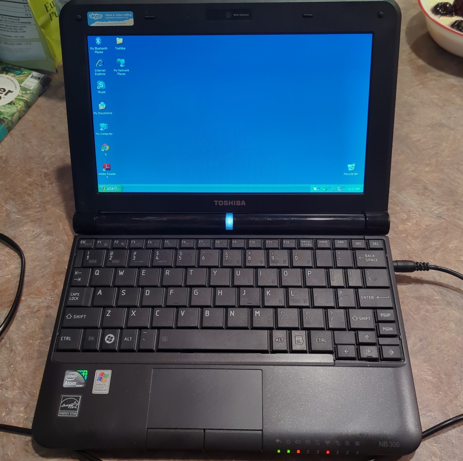 Toshiba NB305-N310 Laptop N450 1.66GHz 2GB RAM 140GB HDD Windows XP *READ*