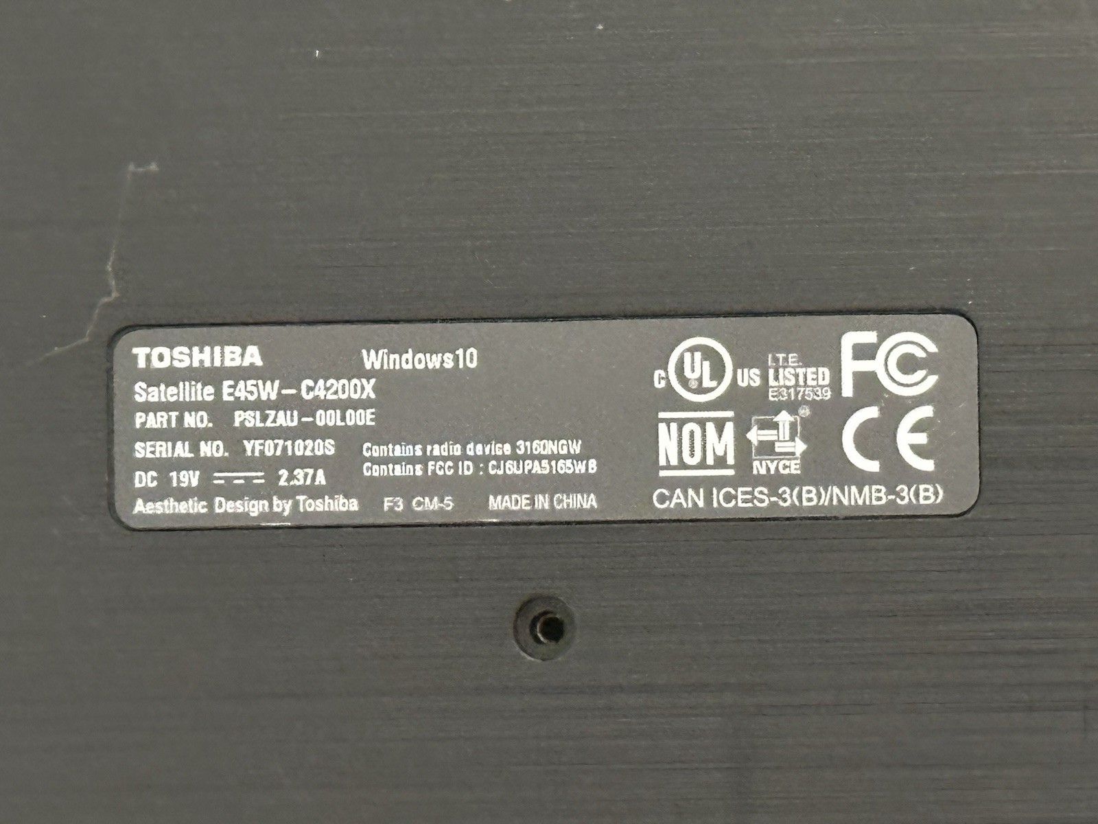 Toshiba Satellite E45W-C4200X 14in. (256GB, Intel Core i3 5th Gen., 2.1GHz, 6GB)