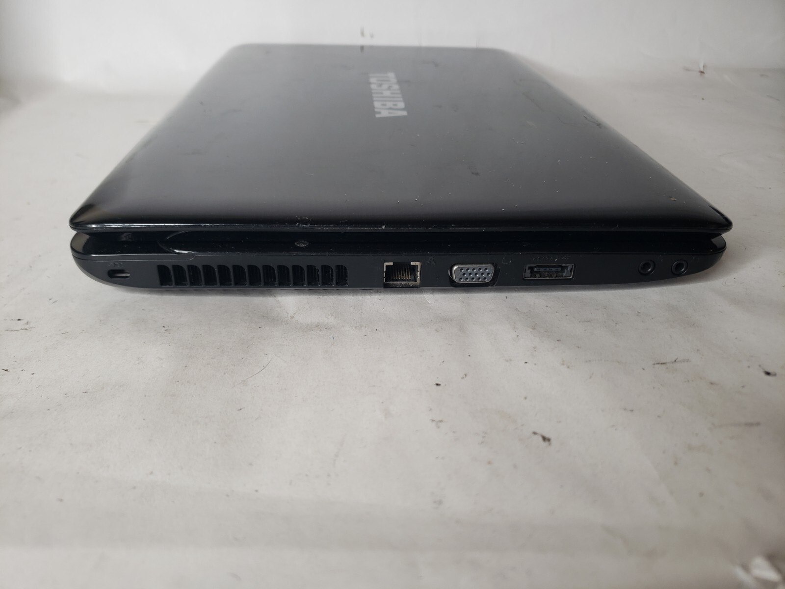 Toshiba Satellite L655D-S5094 Laptop For Parts No HDD/Charger