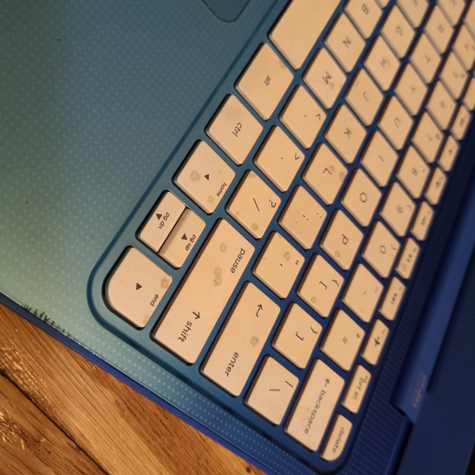 HP Stream 11-d010wm 11.6″ Laptop Intel Celeron-N2840 2GB RAM 2.16GHz 21.3GB HD