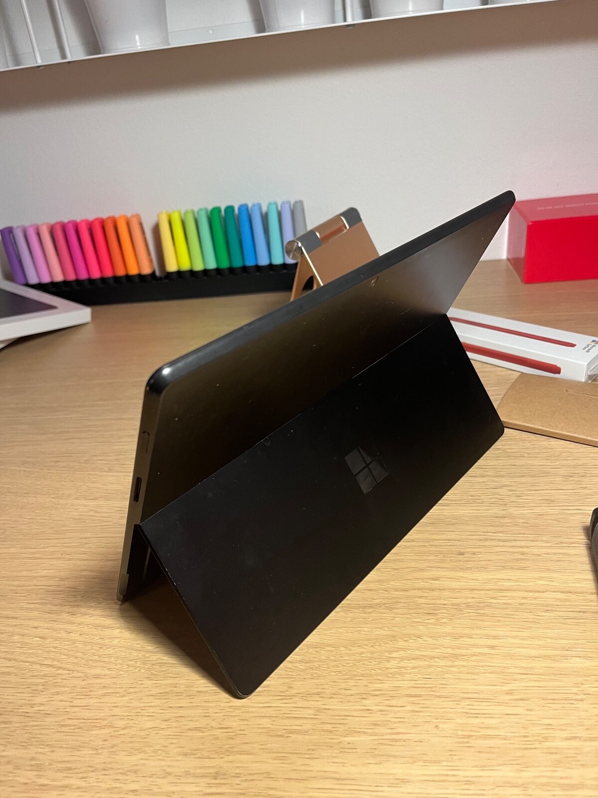 Microsoft Surface Pro X SQ1 16 GB/256 SSD Windows 11 Keyboard Pen and case