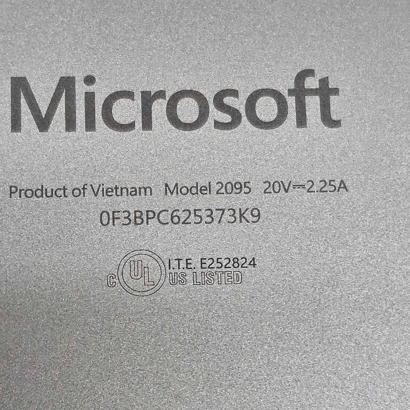 Microsoft Surface Laptop 13″ 2K Touch – Snapdragon X Plus – 16GB/512GB Warranty!