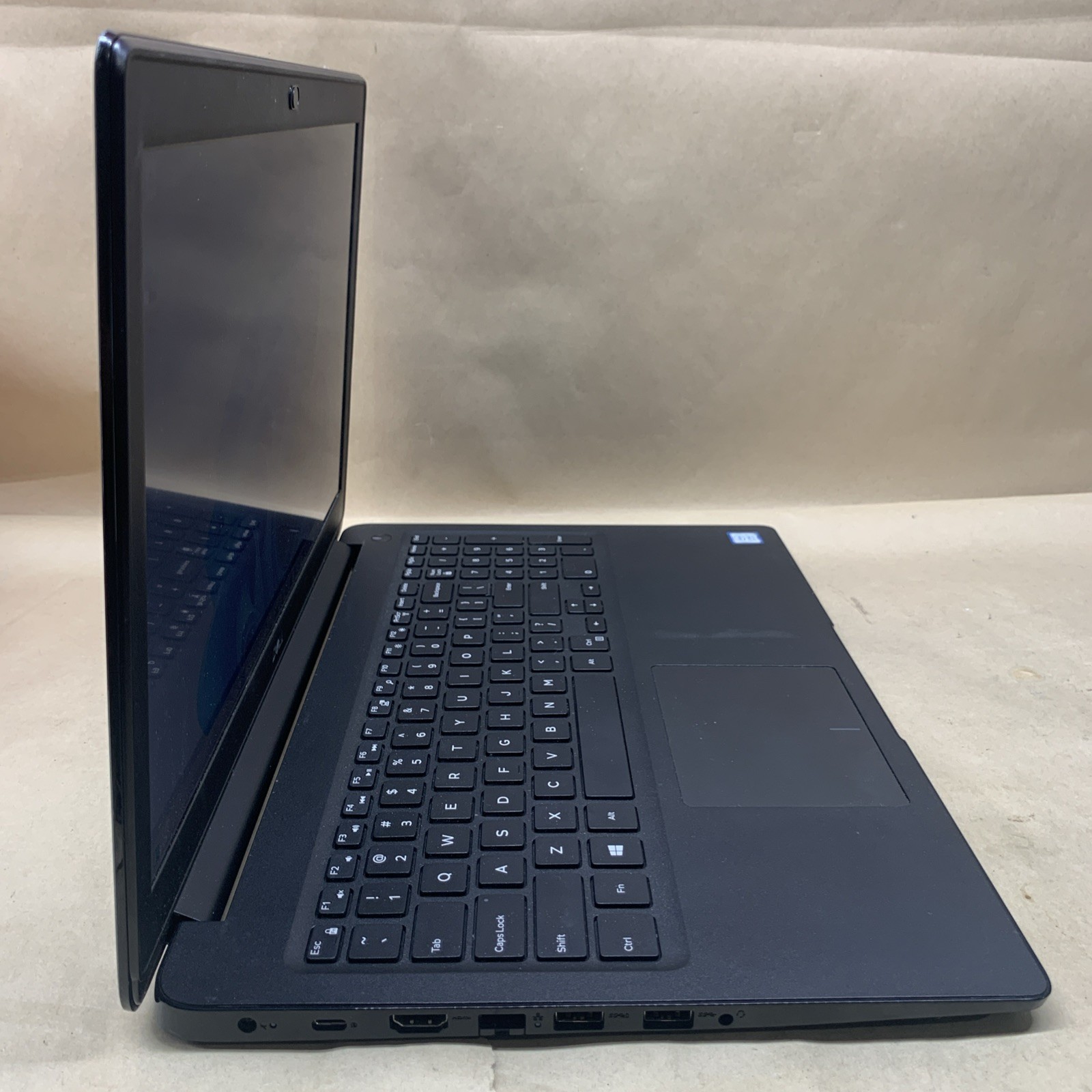 Dell Latitude 3500, i7-8565U @ 1.8GHz, 8GB RAM, 256GB SSD, NVIDIA MX130, W11P