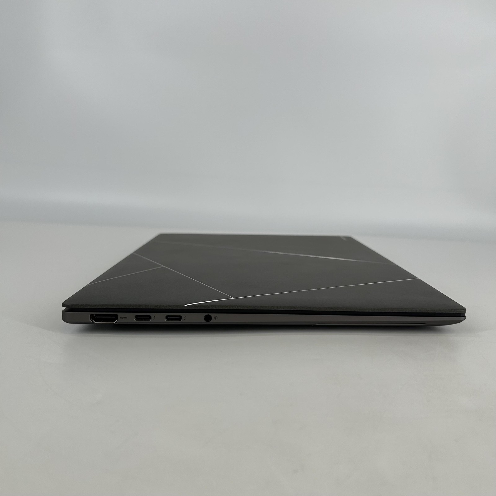 Asus Zenbook S 14 120Hz QHD+ TOUCH 2.2 GHz Ultra 7 258V 32GB 1TB SSD Excellent