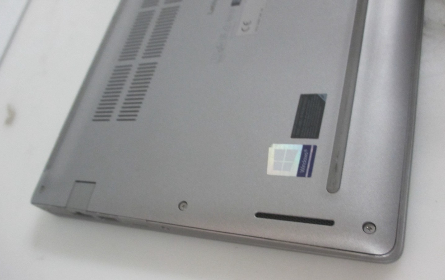 Dell Latitude 5310 i7-10610U 1.80GHz 16GB 240GB M2SSD NOOS LAPTOP + AC READ))