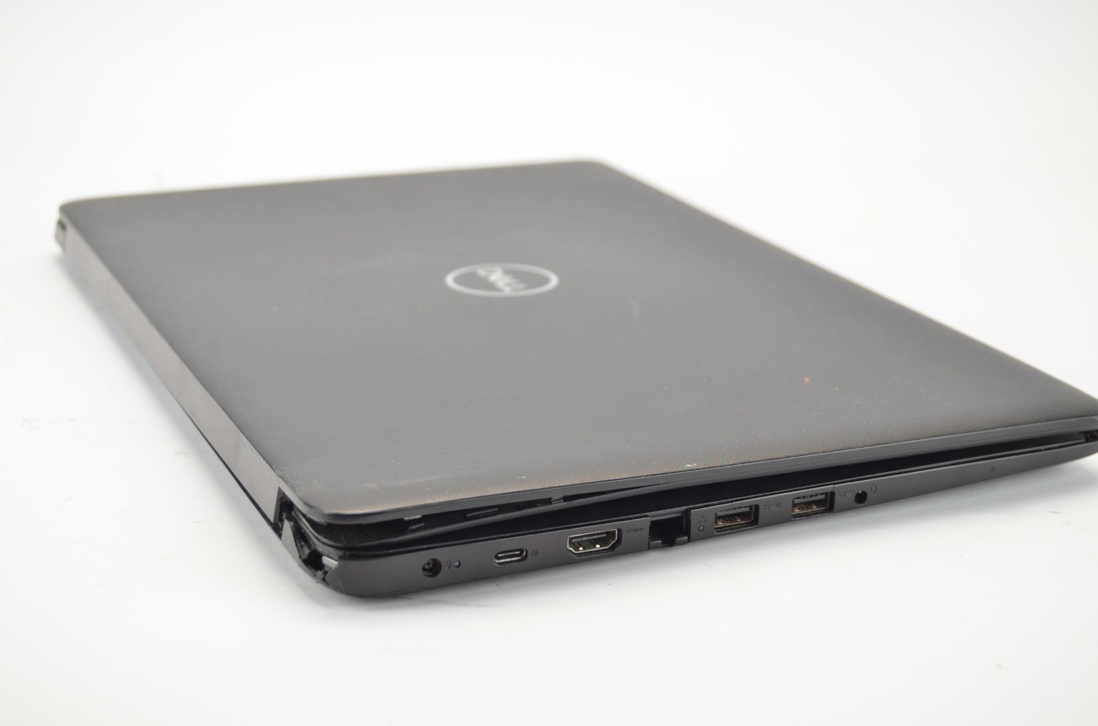 Dell Latitude 3500 15.6″ i7-8565U 1.80GHz 8GB Ram NO HDD/OS FOR PARTS READ