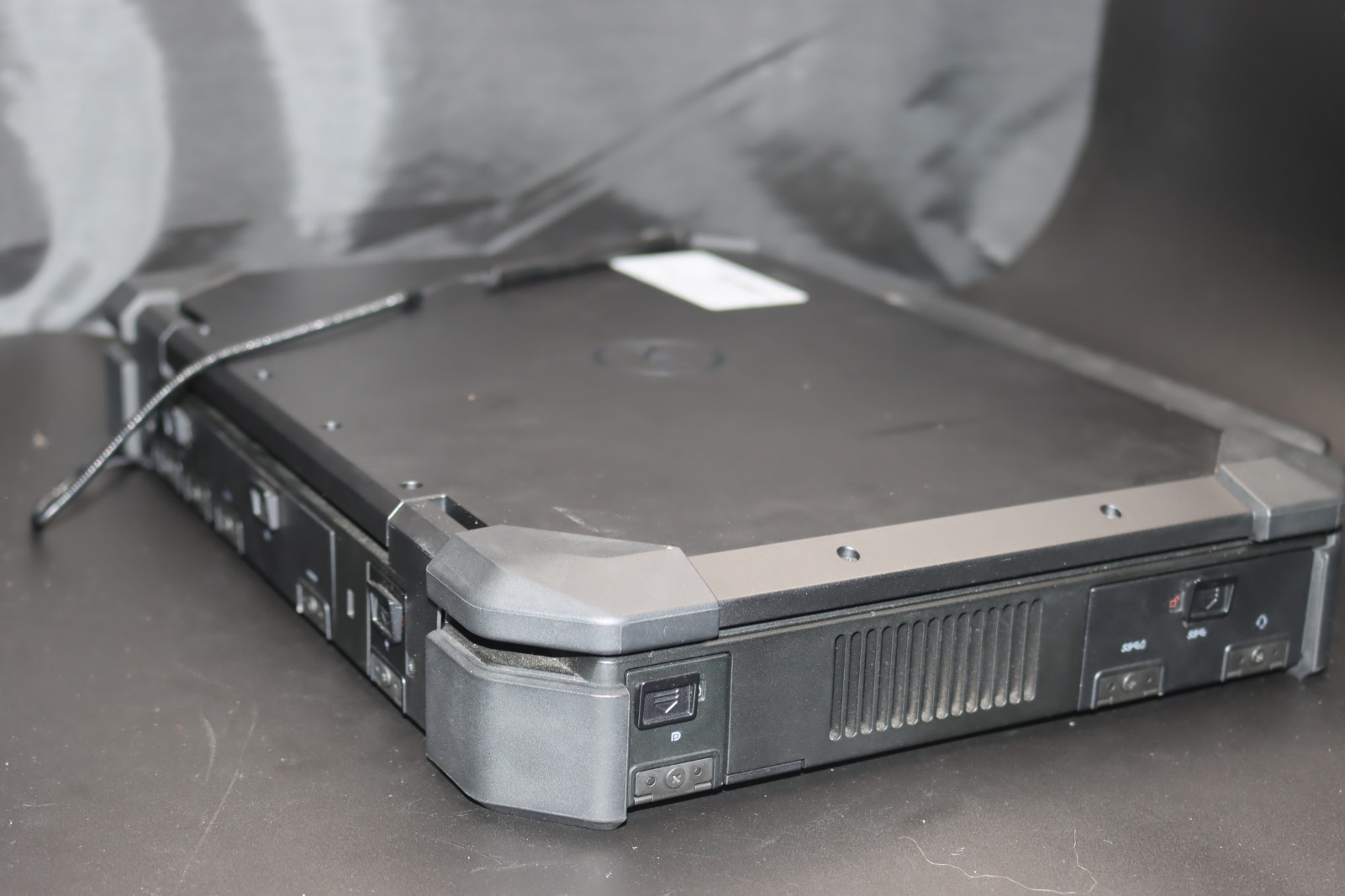 Dell Rugged Extreme 7424 14 inch (256GB Intel Core i5 8th Gen. 8GB) Cellular/LTE