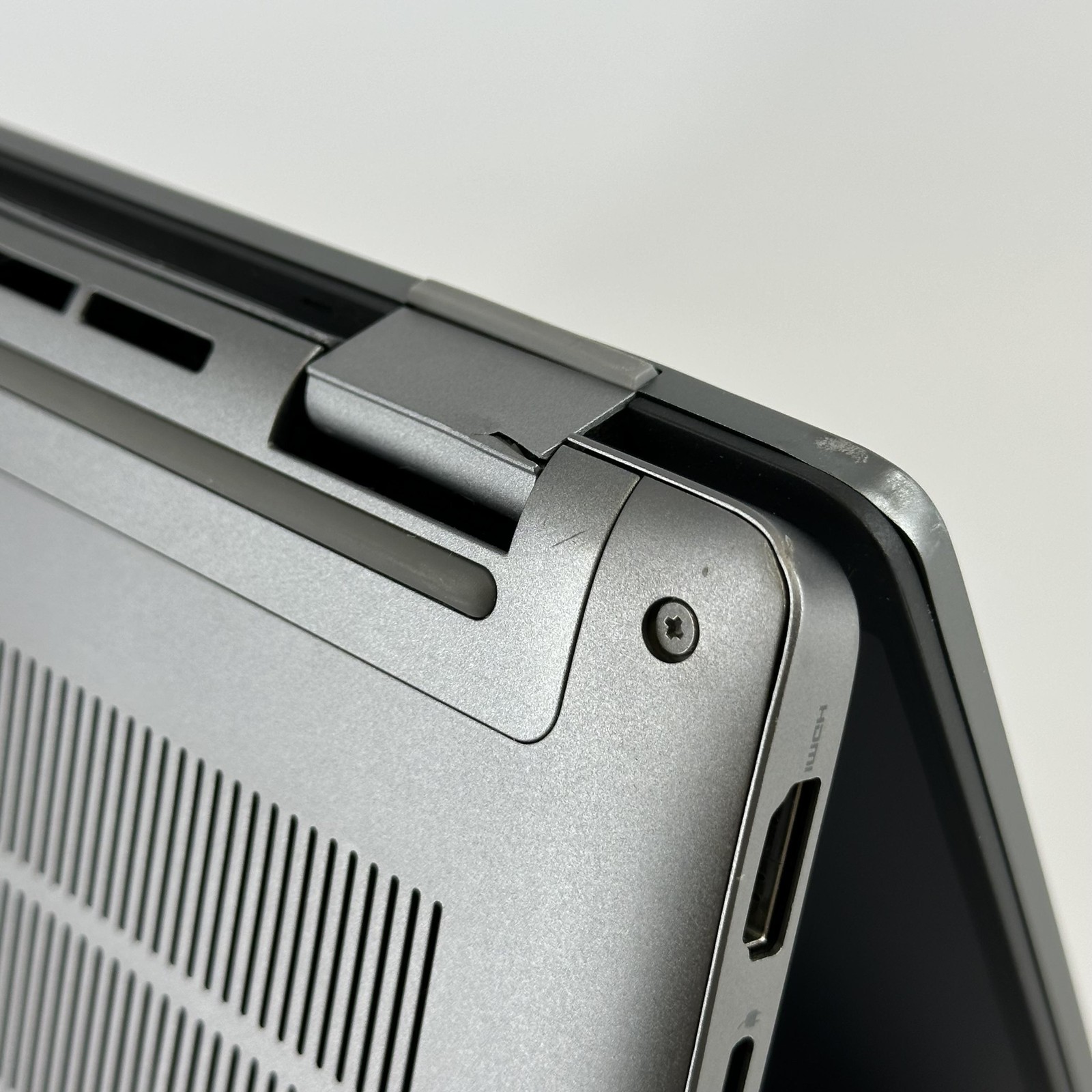 Dell Latitude 7450 14 QHD+ TOUCH 3.8 GHz Ultra 7 165H 32GB 256GB SSD FRAME SPLIT
