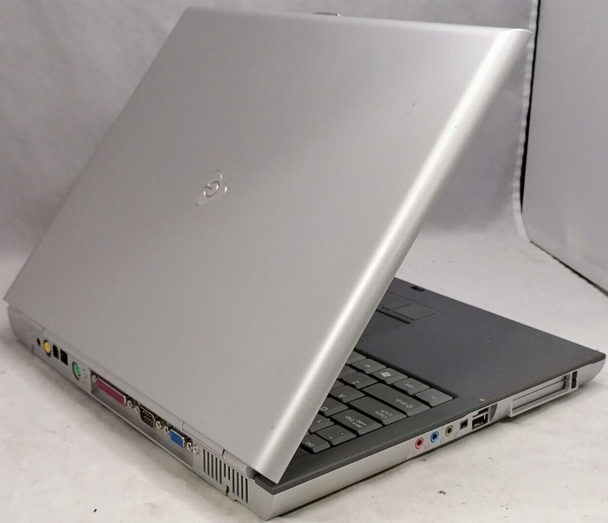 FOR PARTS 14.1″ Gateway 450ROG (Pentium M/1.40 GHz/NO RAM/NO HDD)