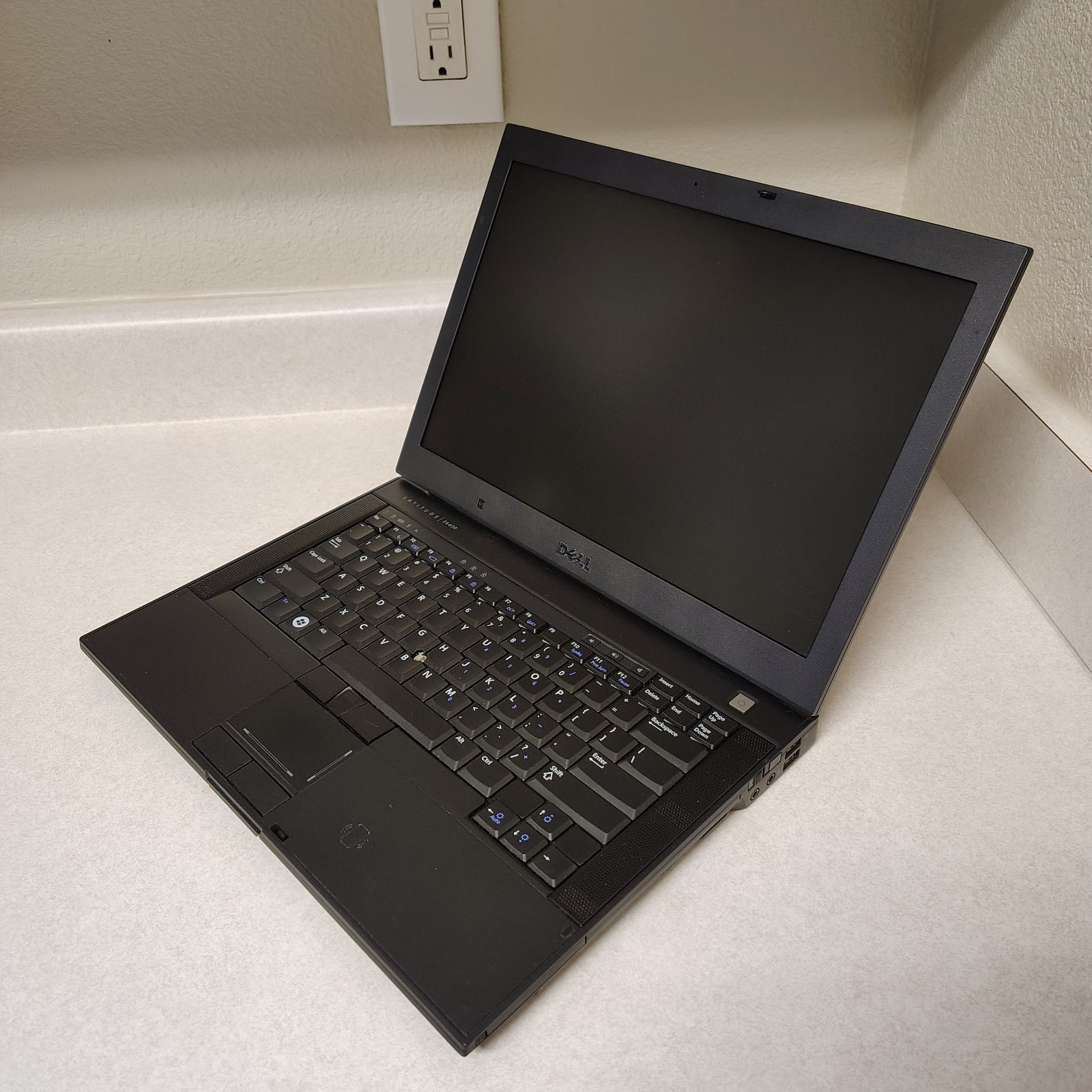 Dell Latitude E6400 Vintage Laptop Core 2 Duo P8600 4GB RAM NVIDIA NVS 160M GPU