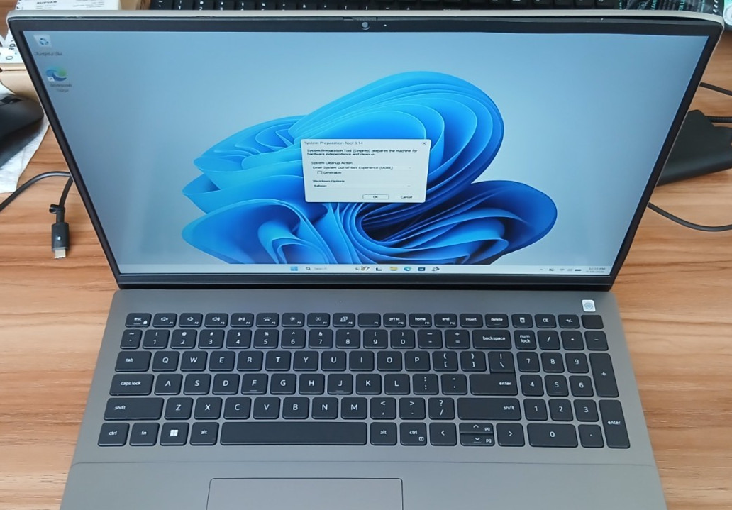 DELL VOSTRO 5620 i7-1260p 16″ FHD 16/512***READ