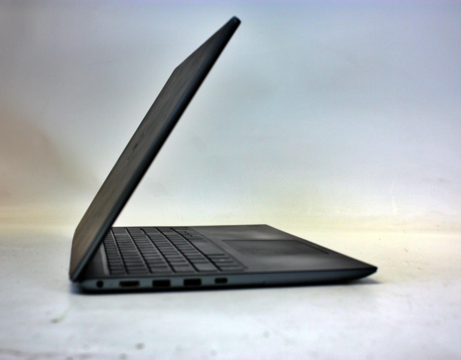Dell Vostro 5590 Laptop Intel Core i5-10210U 1.6GHz 8GB Ram