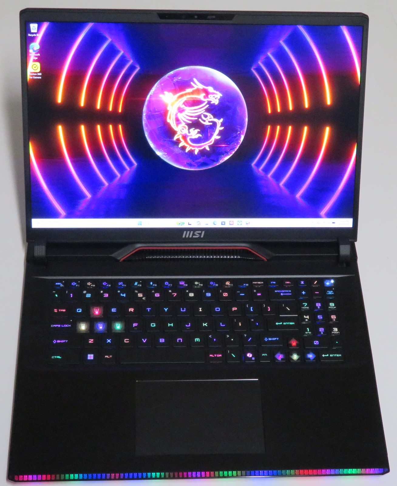 MSI Raider GE78HX Gaming Laptop 17″ Intel i9-13950HX 64GB DDR5 2TB SSD RTX 4090