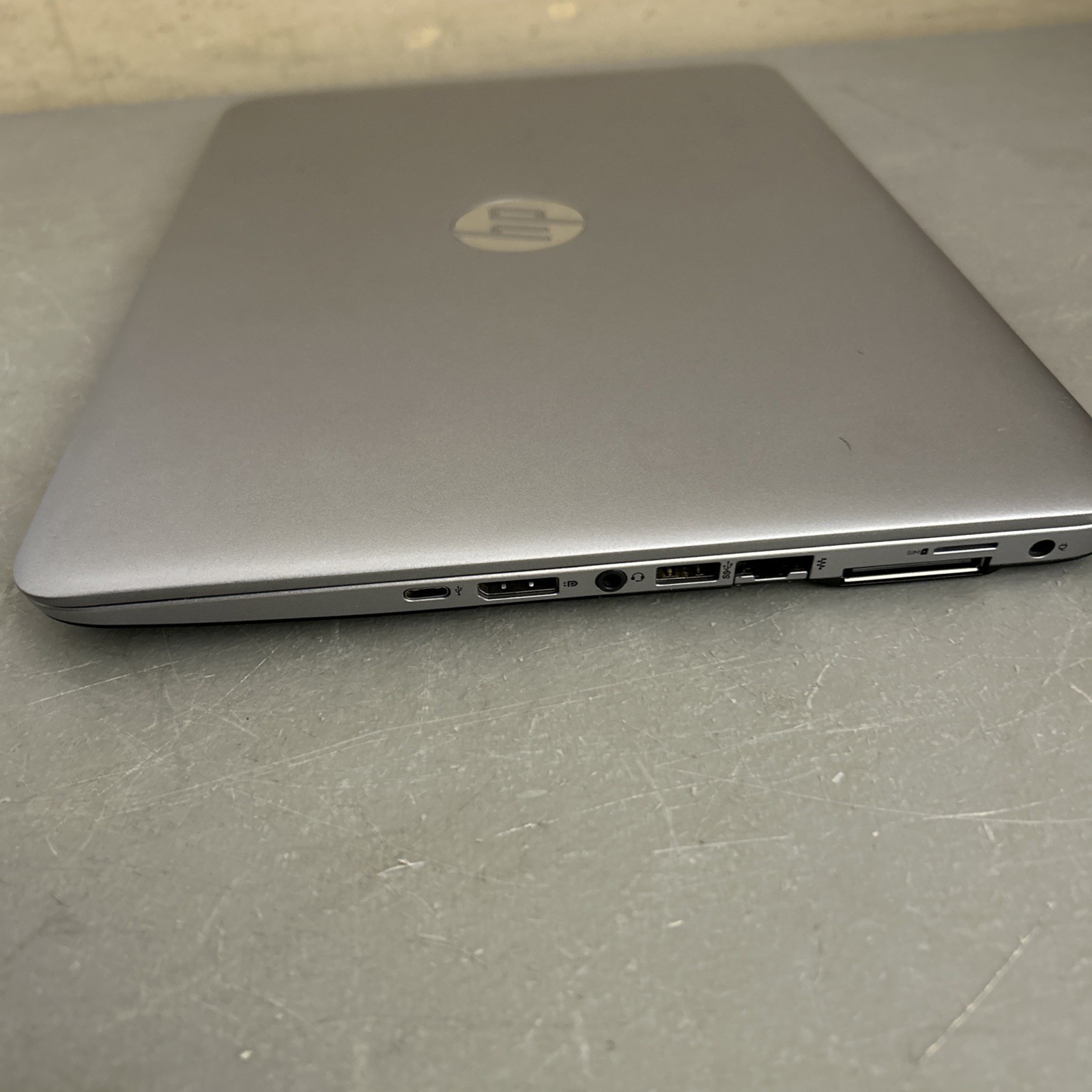 HP EliteBook 840 G4 14″ Core i5 8GB RAM, 256 GB SSD Window 11