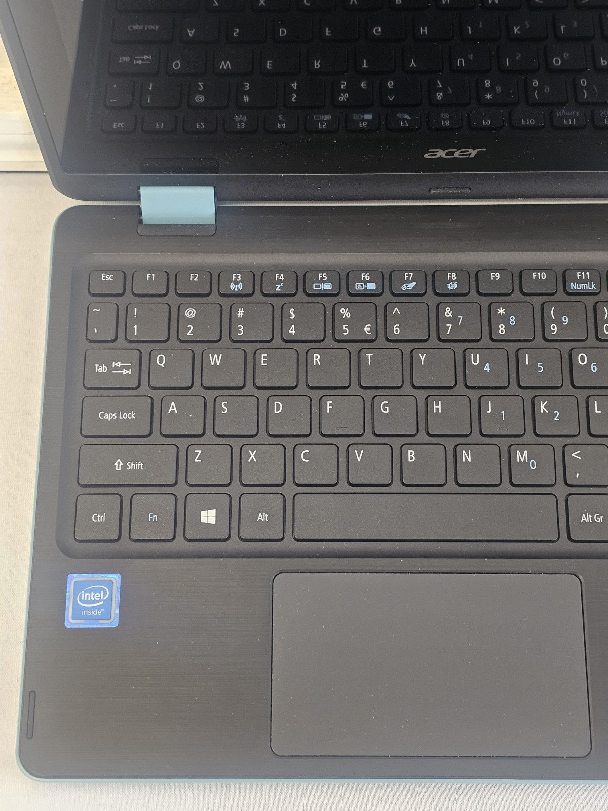 Acer Spin 1 Laptop – Intel Celeron N3350 – 4GB RAM – 32GB SSD – BAD BATT – READ