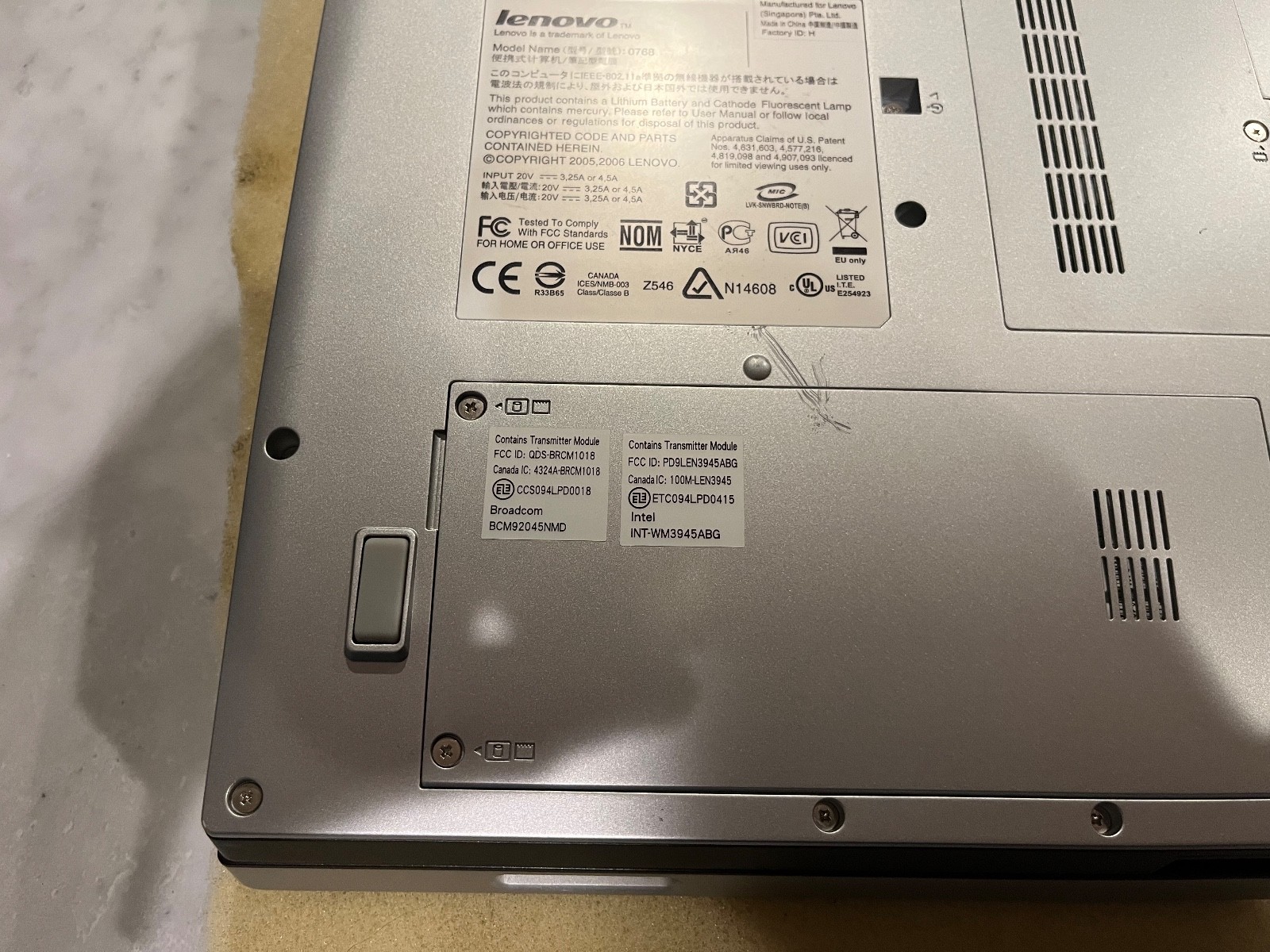 Lenovo 3000 N100 type 0768-A49 Intel Centrino Duo notebook computer