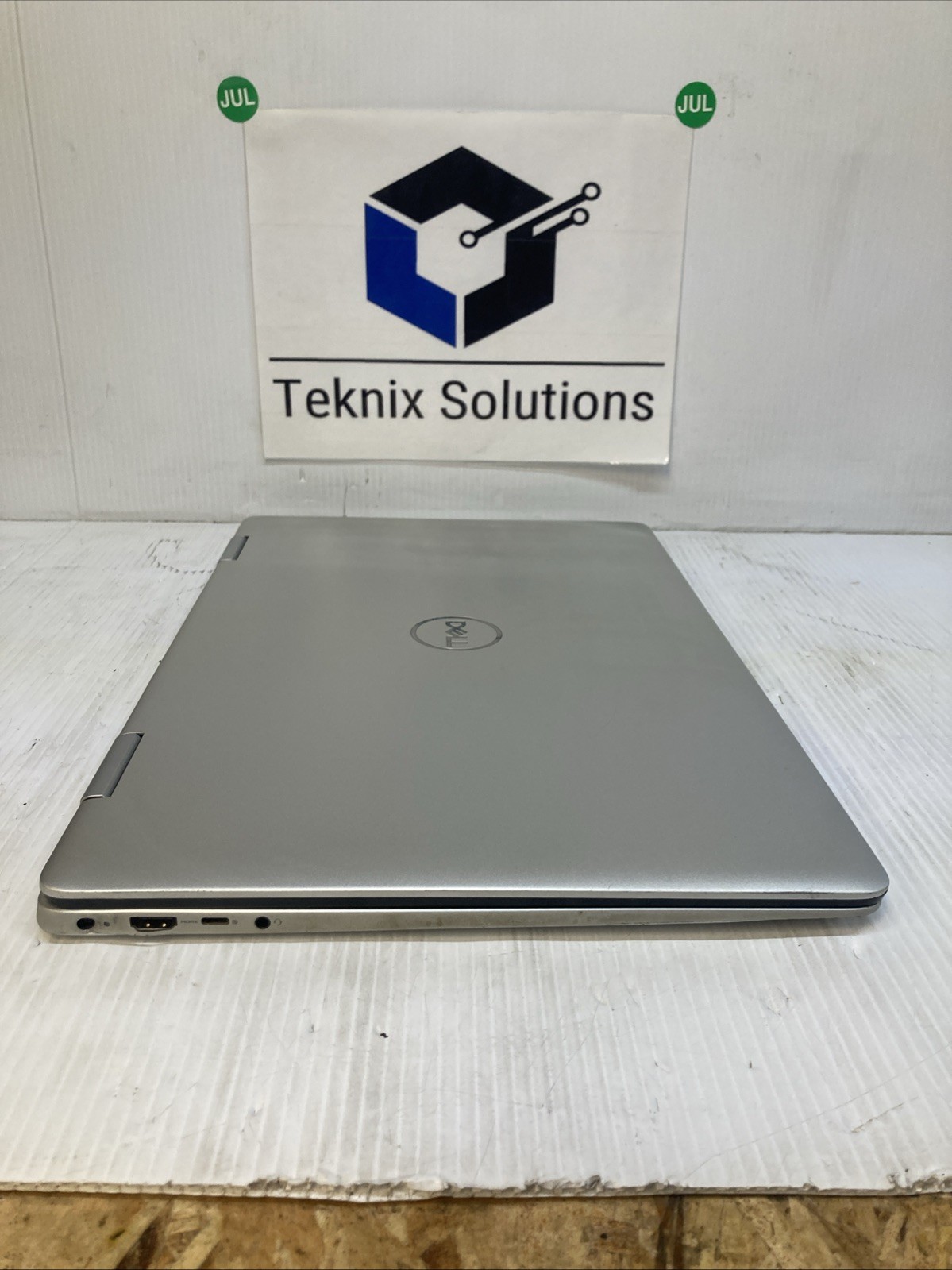 Dell Inspiron 7786 Intel Core i7-8565U 4GB Ram NO HDD Boot to BIOS