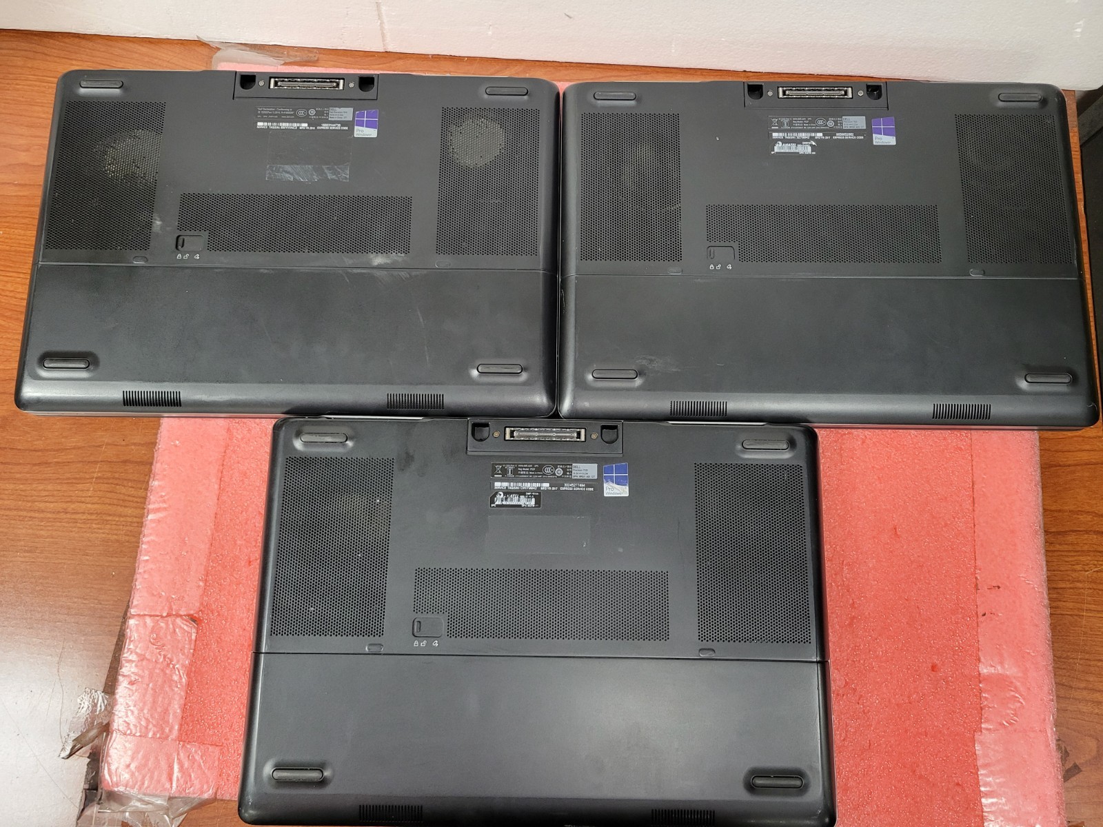 3x Dell Precision 7510/7520 15.6″ E3/i7 (BIOS) *No OS/HDD/RAM/AS IS* | C1061DS