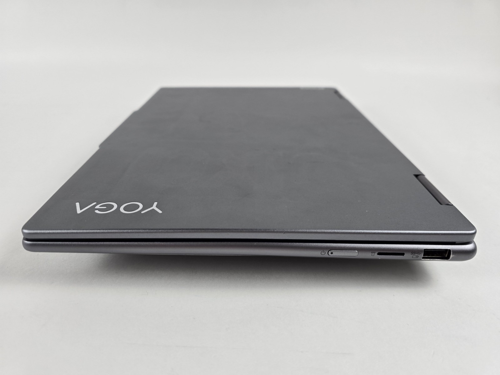 Lenovo Yoga 7 14″ WUXGA Touch 2-in-1 Ryzen 7 8840HS 16GB 1TB SSD – Used- READ