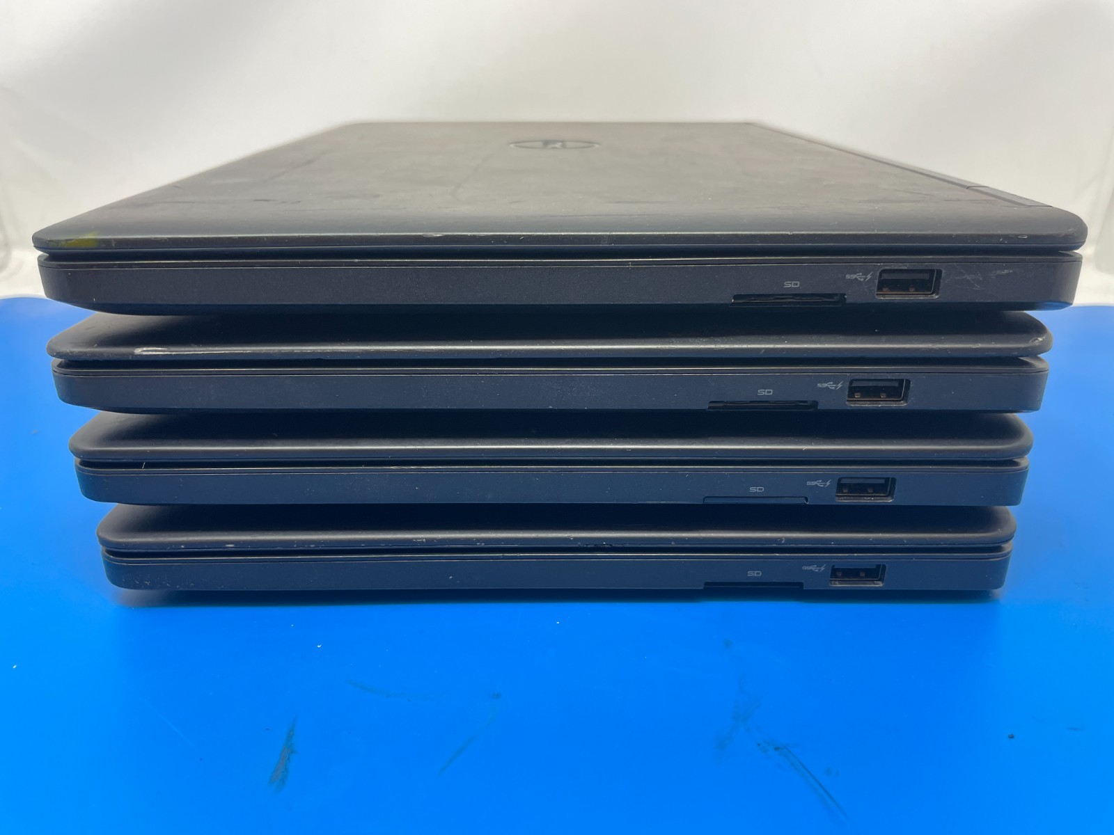 Lot: 4 Dell Latitude E5450 14″ Core i5 5th Gen 8GB RAM 500GB HDD FOR REPAIR