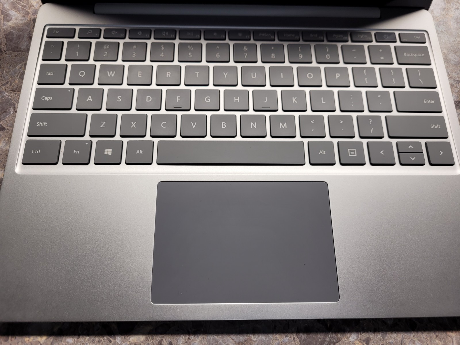 Microsoft Surface Laptop Go 1943 i5 1035G1 1.0GHZ 12.4″ 8GB 128GB Win 11 Mouse