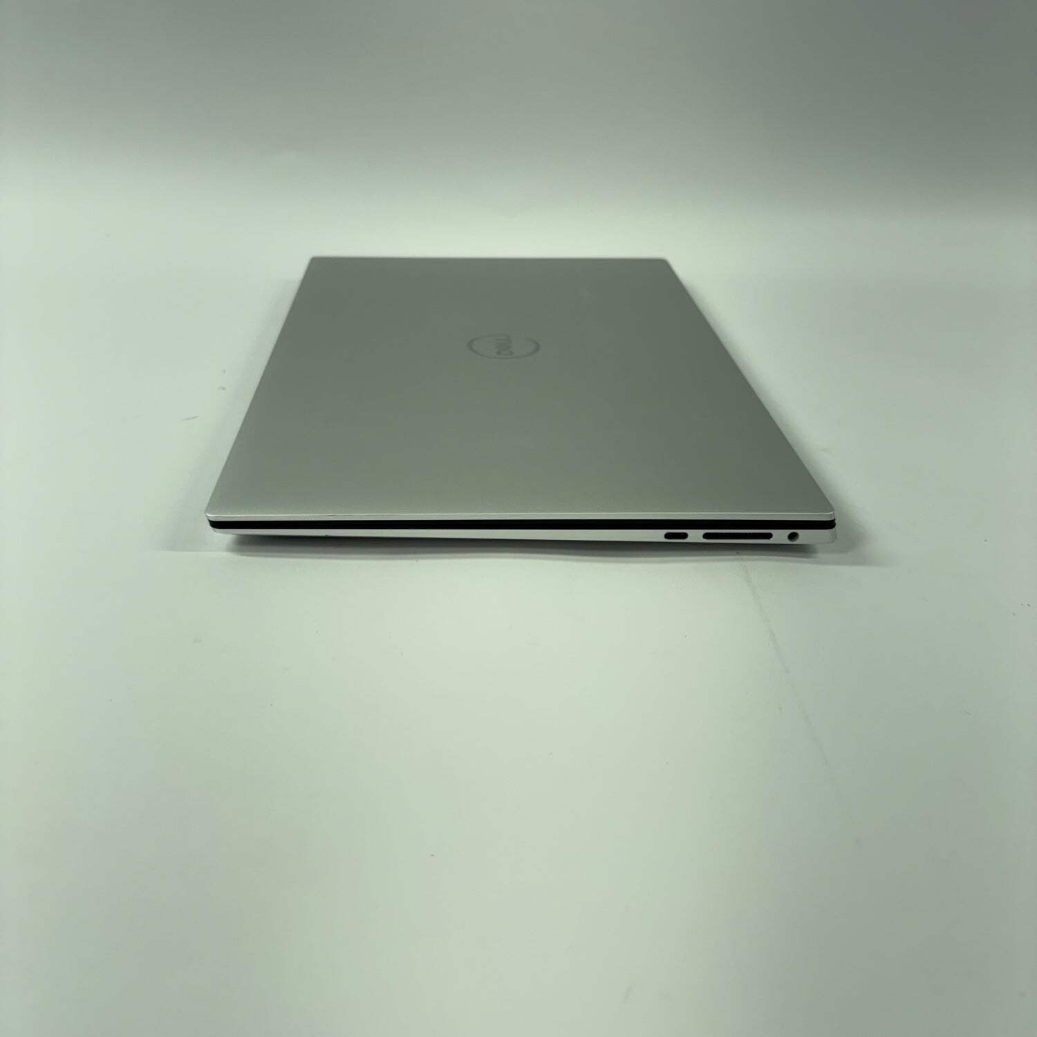 Dell XPS 9520 15.6″ i7-12700H 2.3GHz 32GB RAM 1TB SSD Read Description