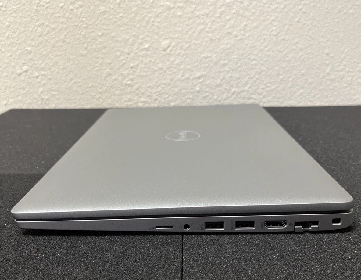 Dell Latitude 5530 15.6″ TOUCH Intel Core i7-1265U 32GB RAM 512GB SSD- Grade B