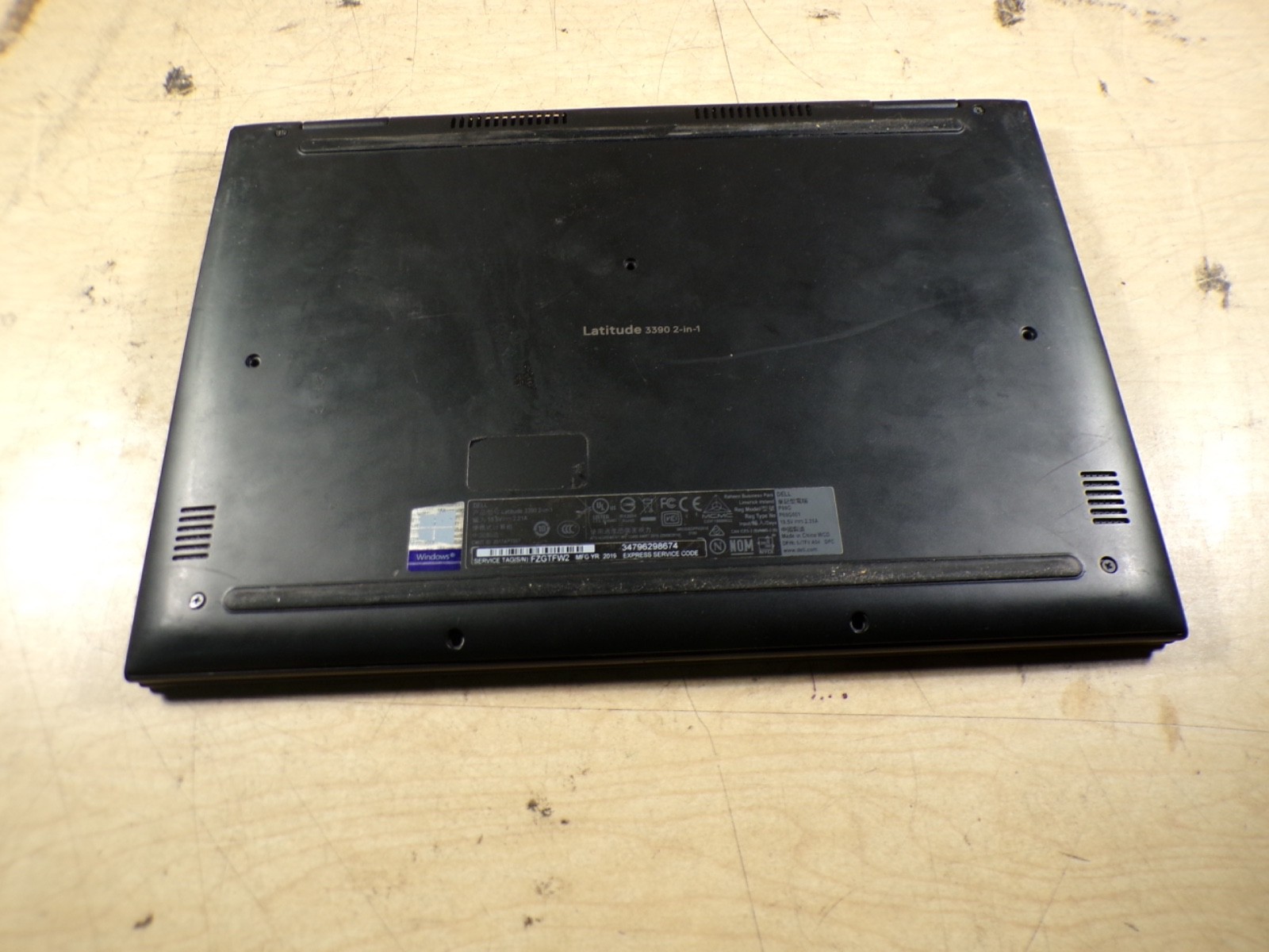 DELL LATITUDE 3390 2 IN 1 INTEL CORE I5-8250U 1.60GHZ 8GB RAM **POWER ON N.F.T.