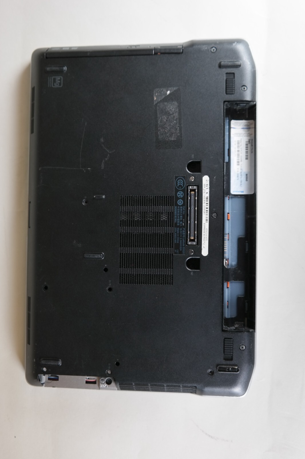 Dell Latitude E6320 Core i3-2310M -FOR PARTS ONLY