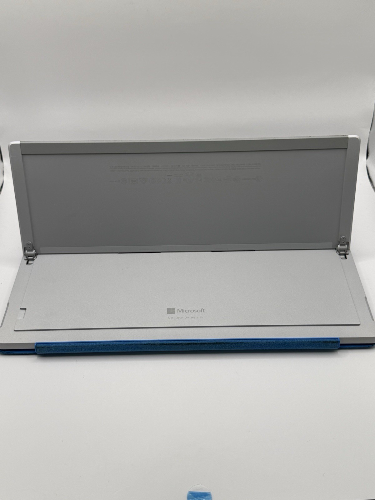 Microsoft Surface Pro 5 i5 4GB 128GB + Blue Type Cover