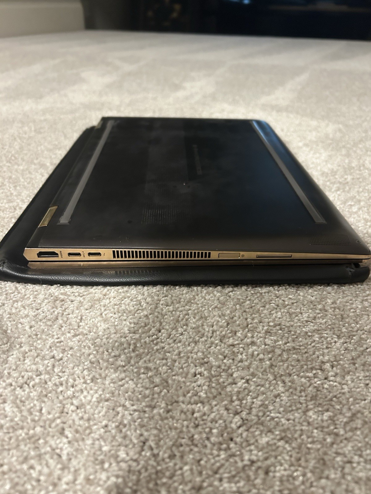 HP Spectre Convertible 2-in-1 Laptop Intel Core i7 16″ Touchscreen Black Gold